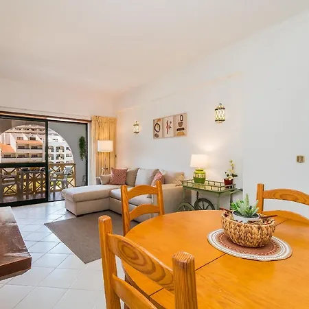 Areyas Pool By Alzira Albufeira